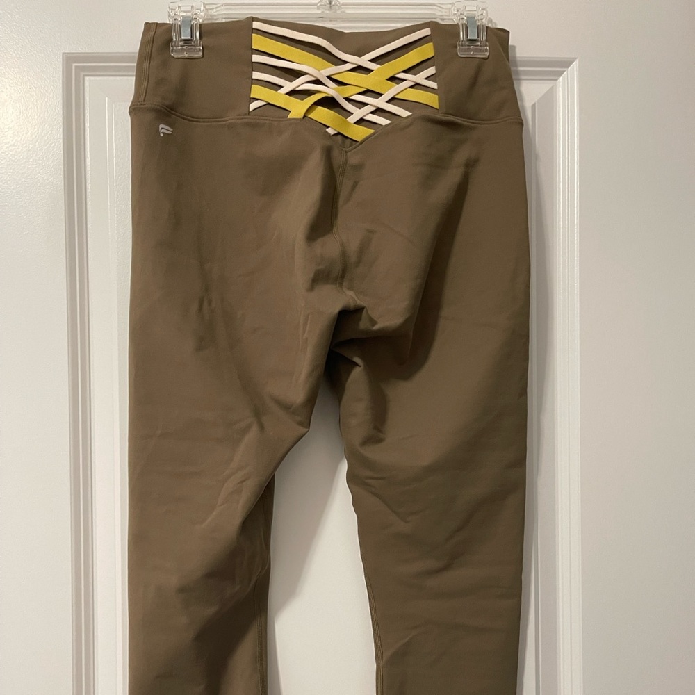 Olive Fabletics Leggings